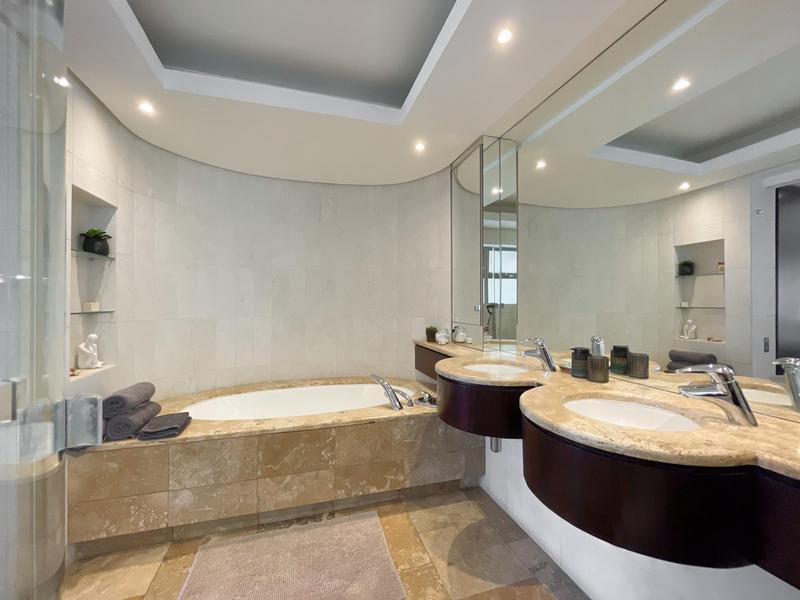 To Let 2 Bedroom Property for Rent in Bantry Bay Western Cape